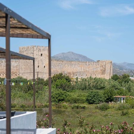 Milos Studios & Beach House Frangocastelo ภายนอก รูปภาพ