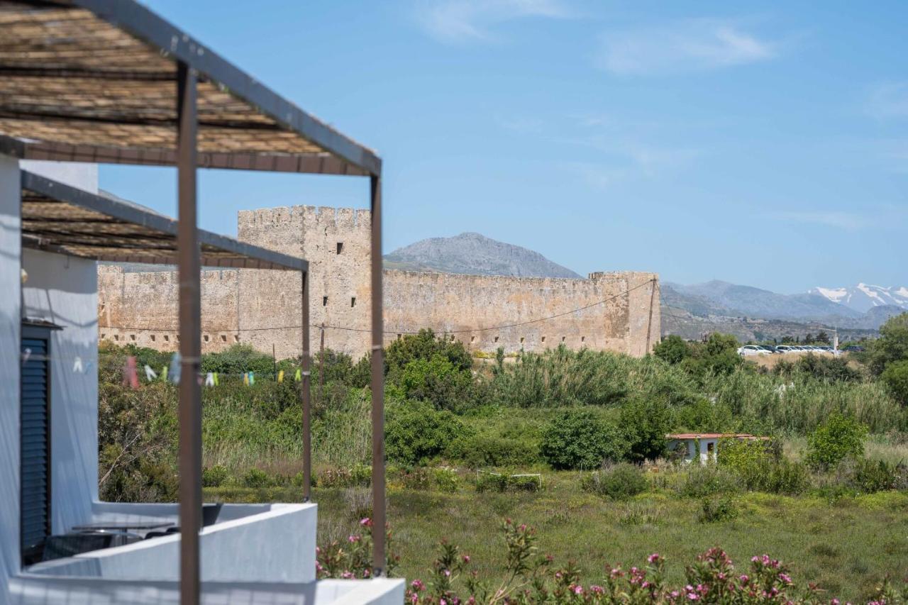Milos Studios & Beach House Frangocastelo ภายนอก รูปภาพ